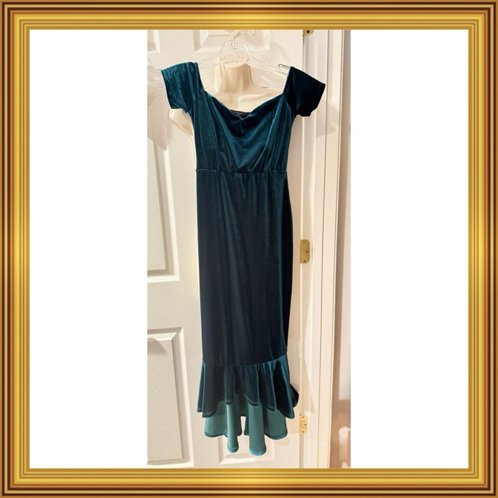 Lulus How Much I Care Emerald Green Velvet Off-the-Shoulder Midi Dress - Picture 4 of 6